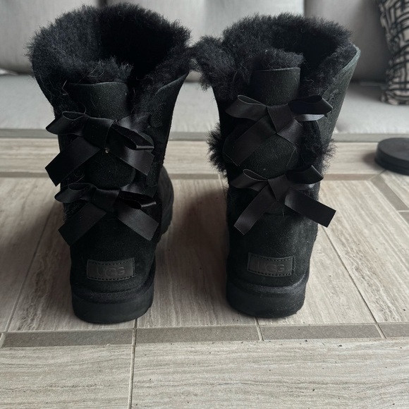 UGG Black Bailey Bow 2 Sheepskin-Lined Boots - Picture 4 of 14